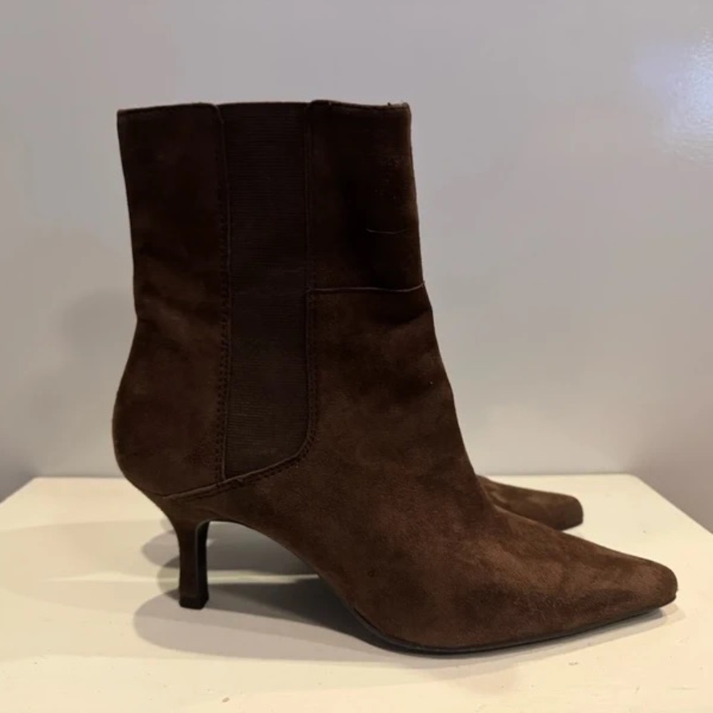 Women's Dark Brown Suede Pointed-Toe Mid-Kitten Heel Ankle Boots